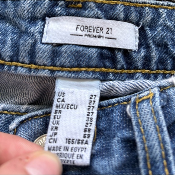 Forever 21 Woman’s Size 27 Distressed Flared Leg Blue Medium Rise Denim Jeans - Picture 7 of 8